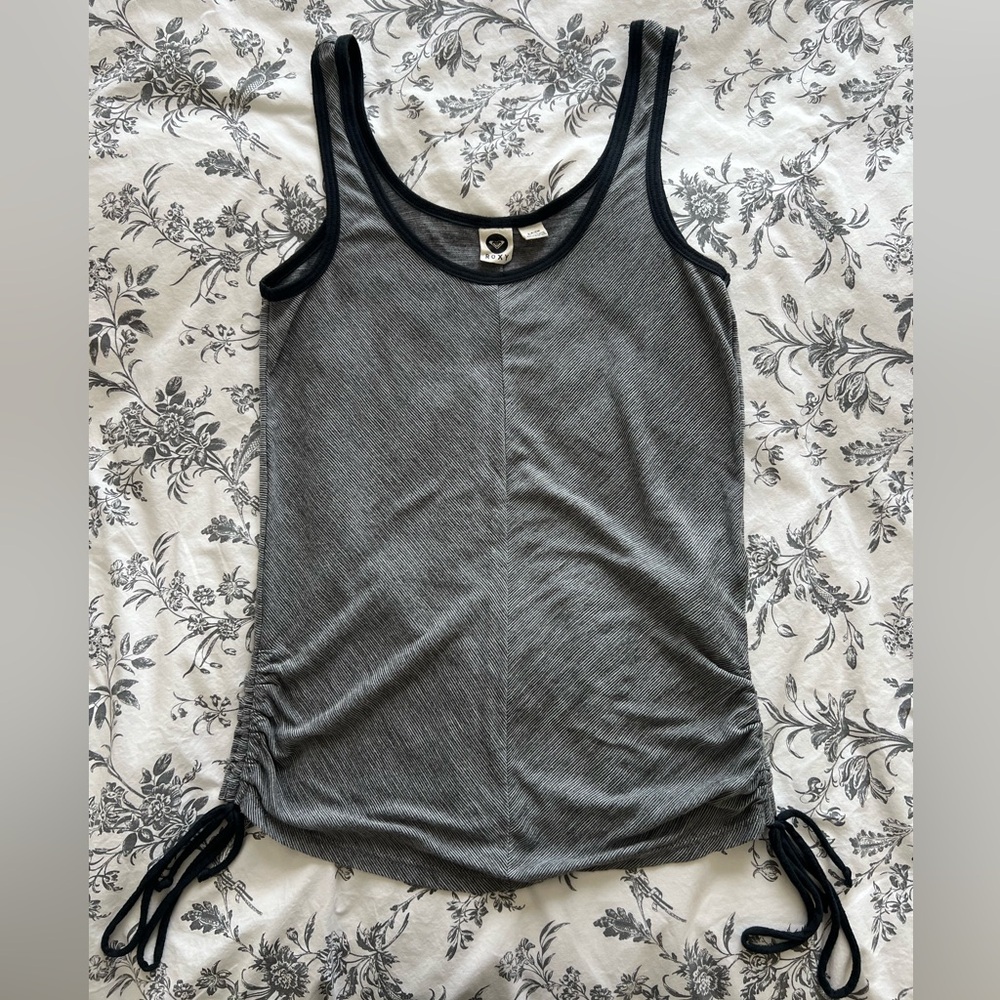 3/$30 Roxy Ruched sided Tank top